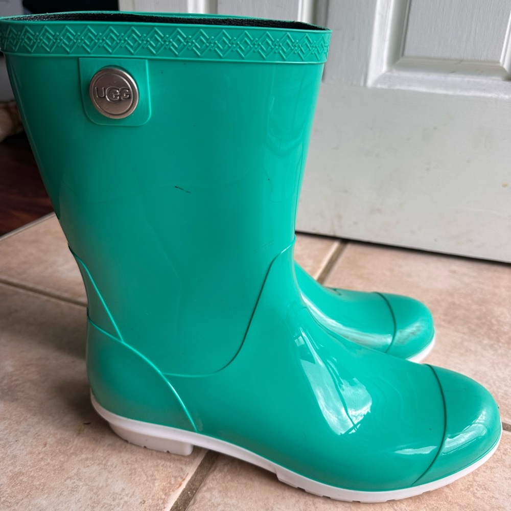 Ugg rain boots